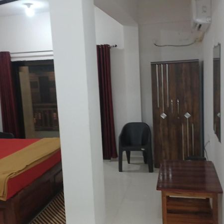 Prakash Holiday Inn 아람볼 외부 사진