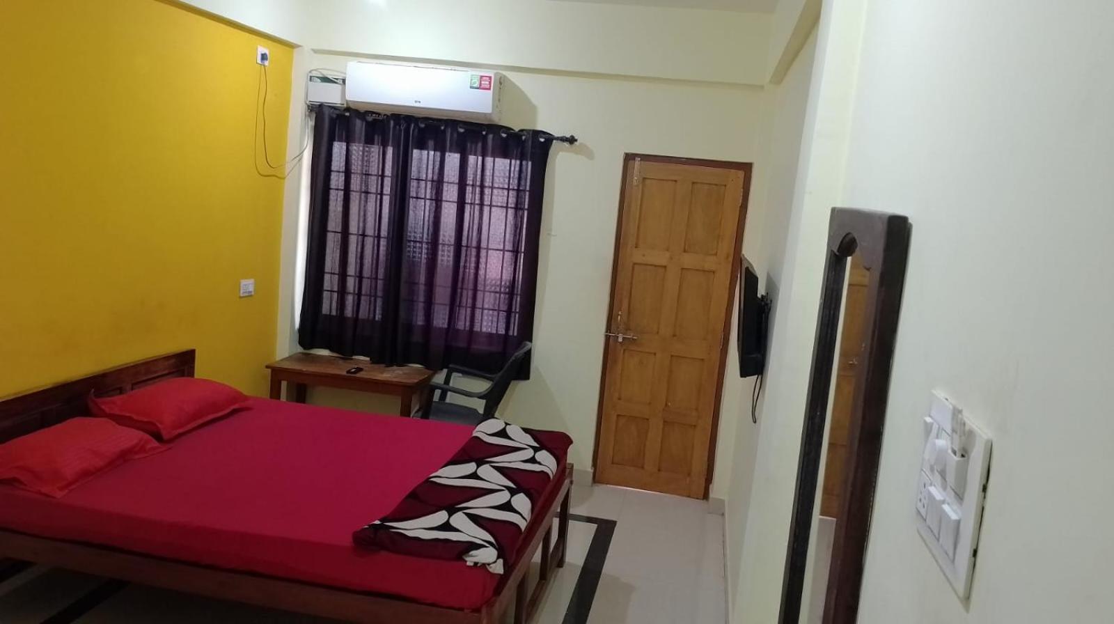 Prakash Holiday Inn 아람볼 외부 사진